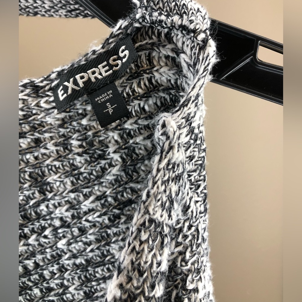Express Sweater - Picture 3 of 3
